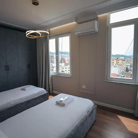 Miku Apartment-Upscale 2Bdr Apartment With A Spectacular View Tirana Kültér fotó
