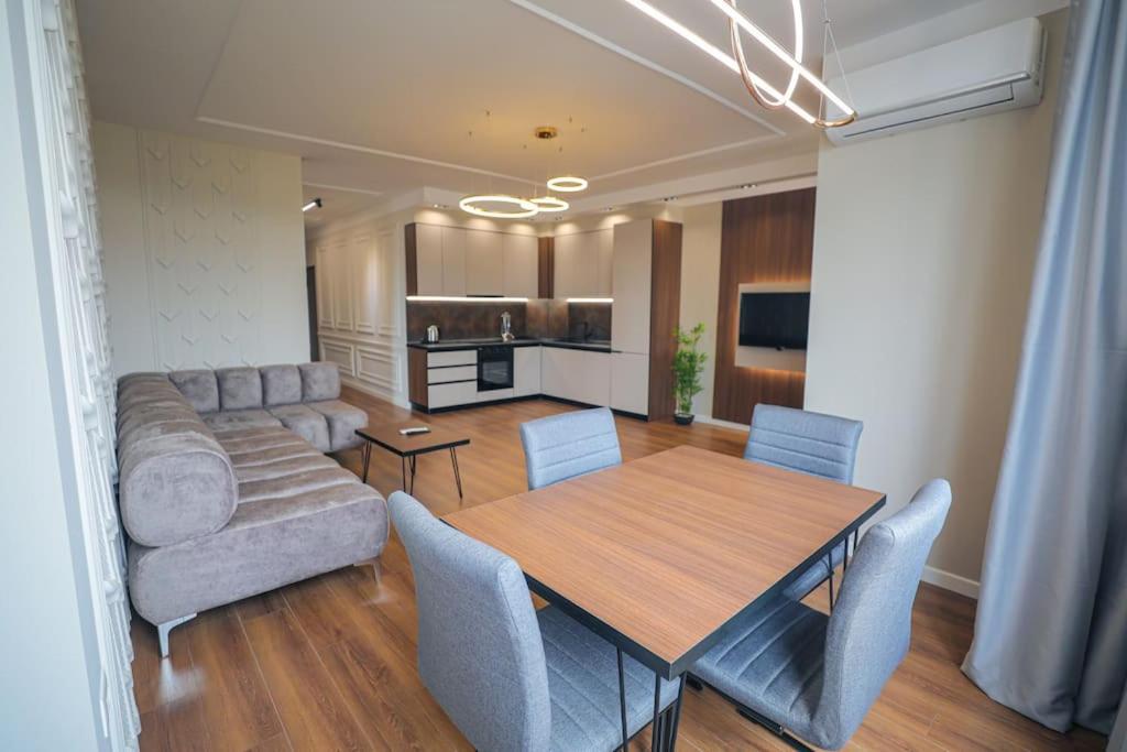 Miku Apartment-upscale 2bdr With A Spectacular View Tirana