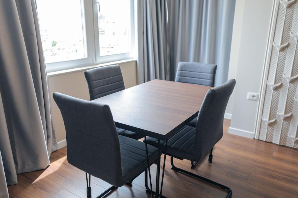 Miku Apartment-upscale 2bdr With A Spectacular View Tirana