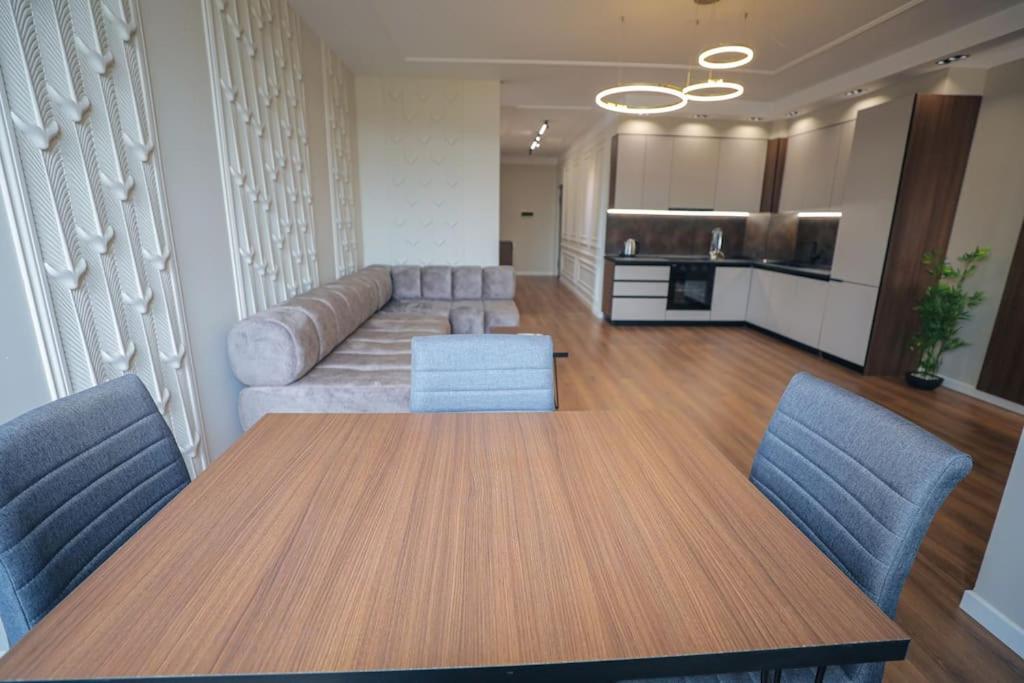 Miku Apartment-upscale 2bdr With A Spectacular View Tirana