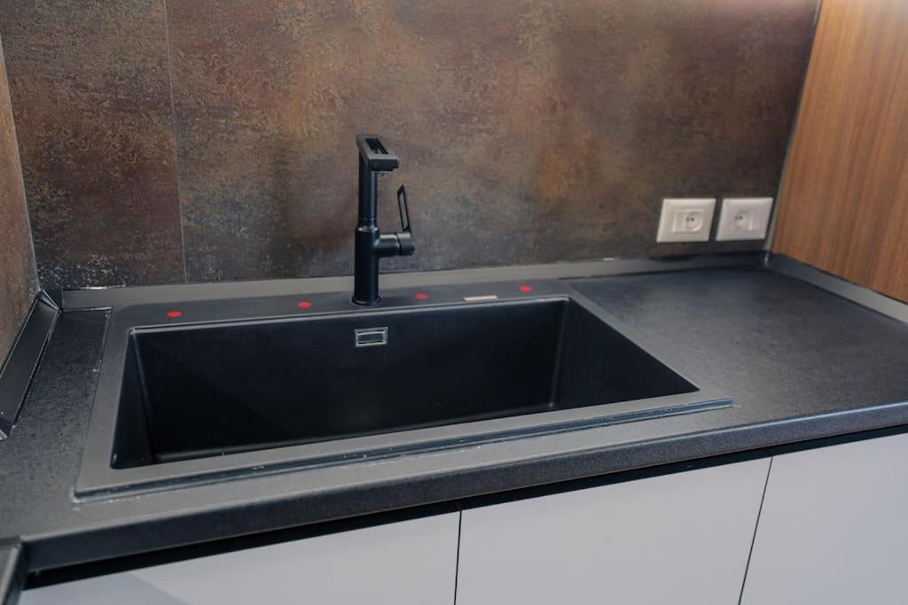 Miku Apartment-upscale 2bdr With A Spectacular View Tiranë