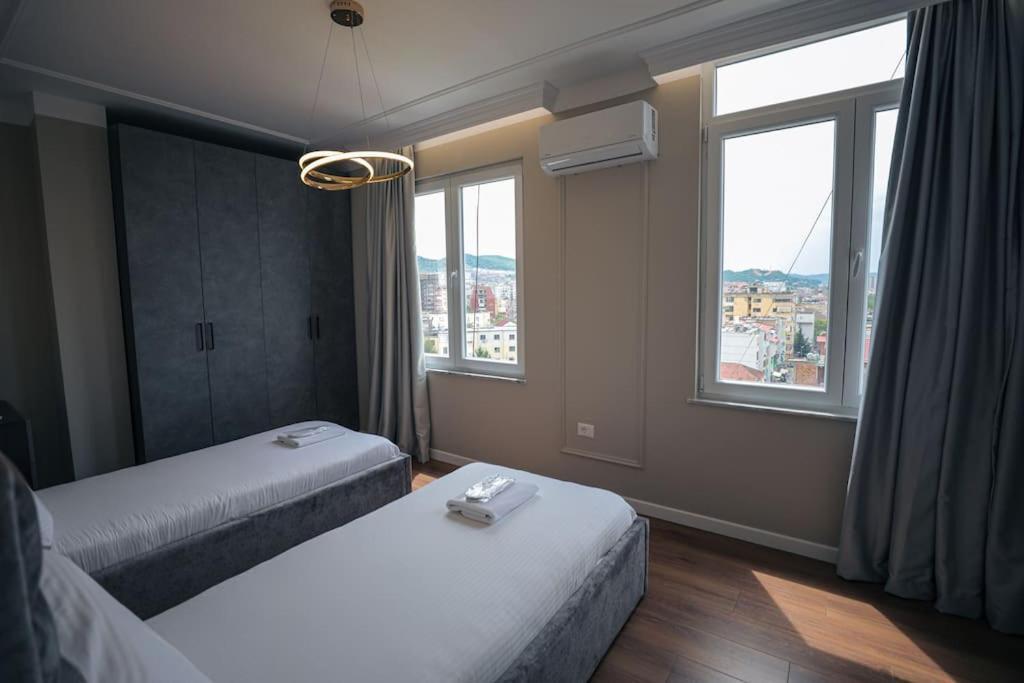 Miku Apartment-upscale 2bdr With A Spectacular View Tirana