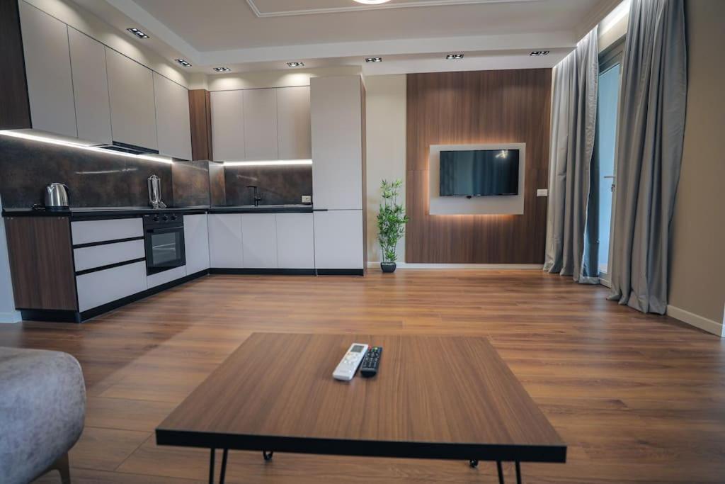 Miku Apartment-upscale 2bdr With A Spectacular View * Tirana