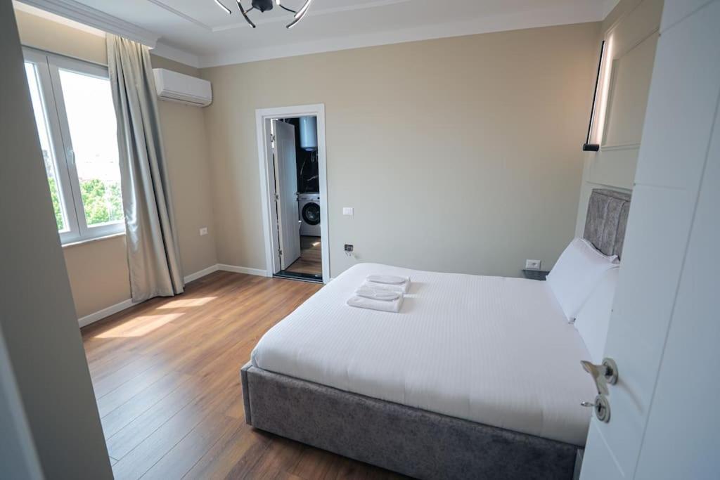 Miku Apartment-upscale 2bdr With A Spectacular View * Tirana